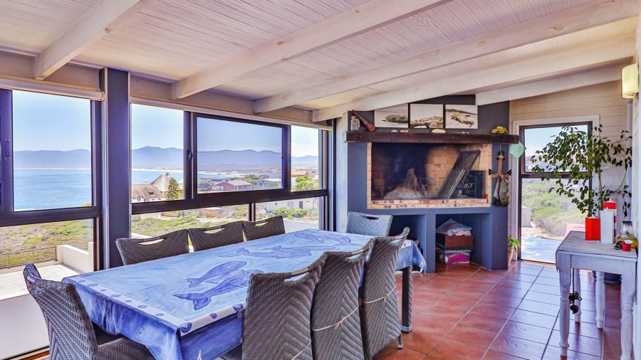 4 Bedroom Property for Sale in De Kelders Western Cape